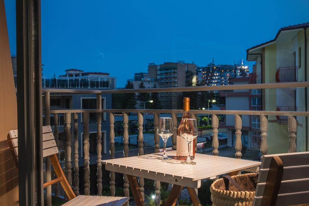 Tm Deluxe Hotel Napospart Kültér fotó